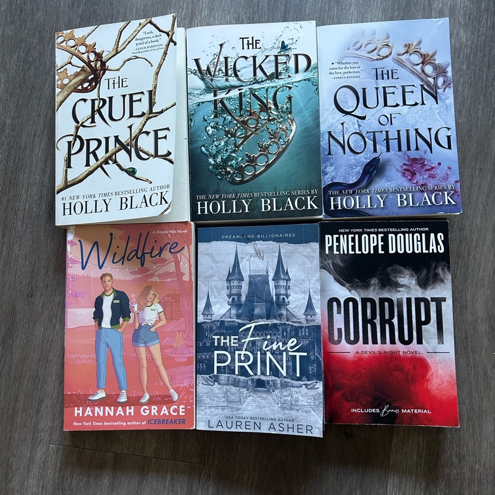 Hannah Grace, Penelope Douglas, Holly Black & More Fantasy and Romance Book Set